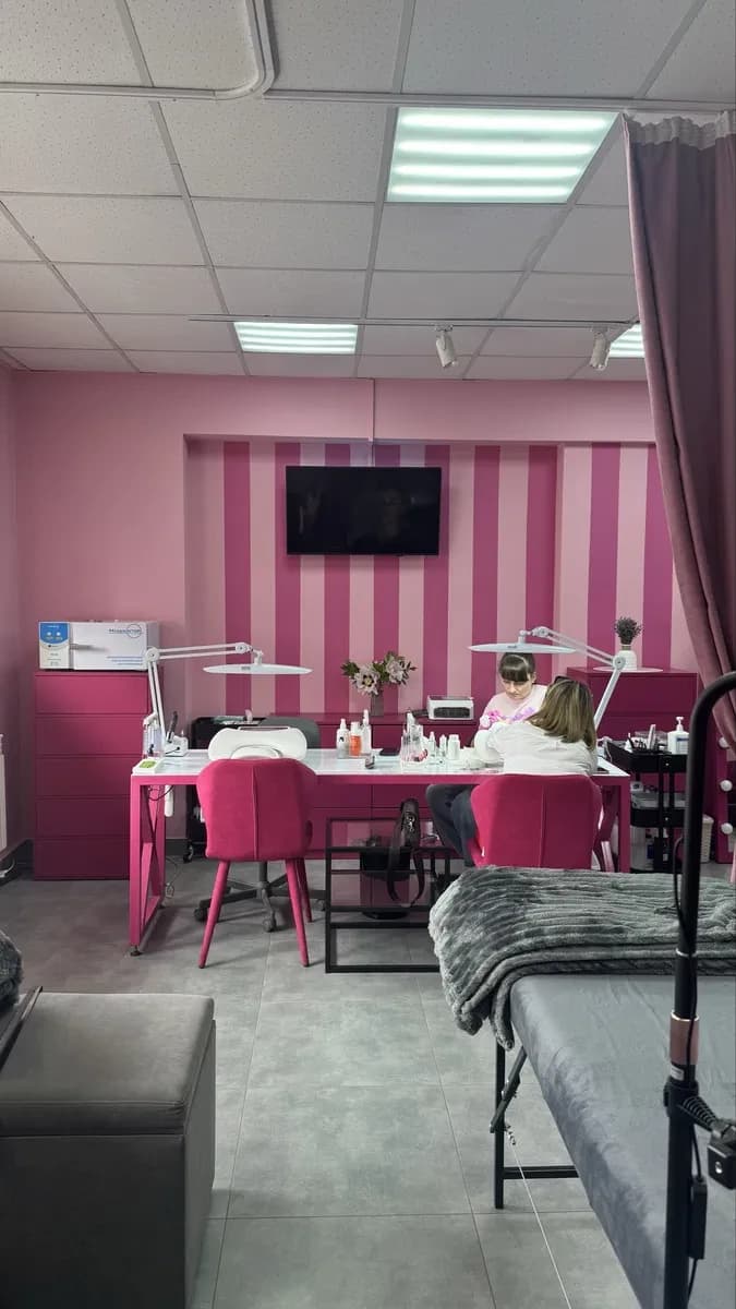 Місце за кушеткою у студії краси: дзеркало, без комісії - фото 3