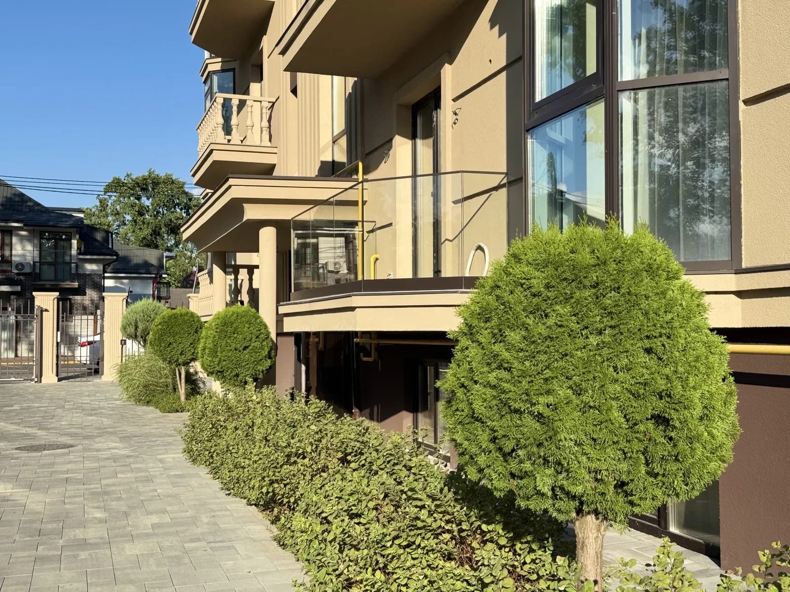 2-кімнатна квартира, Ірпінь: кухня-вітальня 18 м², тепла підлога - фото 2