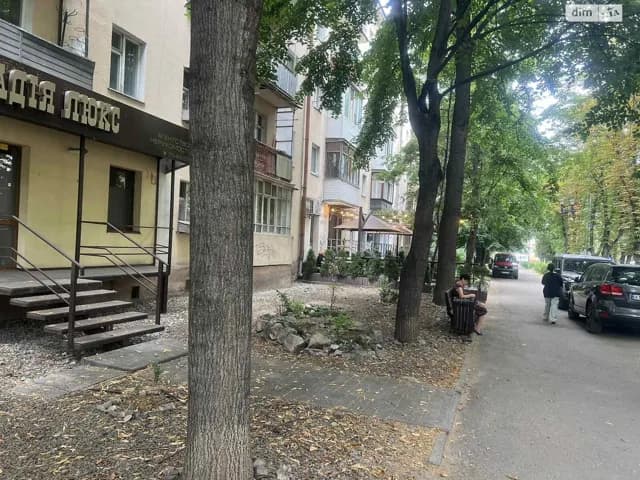 3-кімнатна квартира, Центр: вода й опалення без світла, цегляні стіни - фото 4