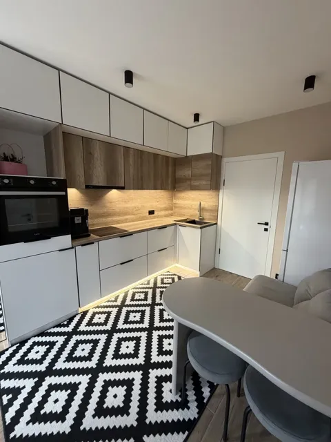 1-кімнатна квартира у ЖК New smart 6: власне подвір’я, паркомісце - фото 1