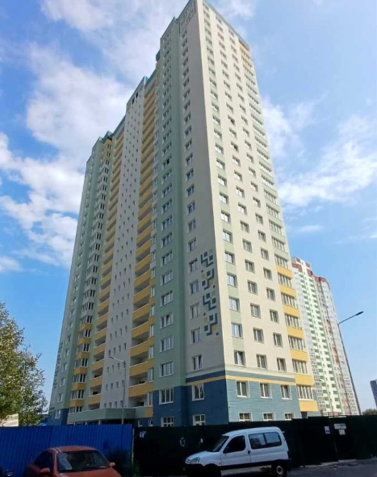 3-кімнатна квартира, Осокорки: кухня-студія, резервне живлення