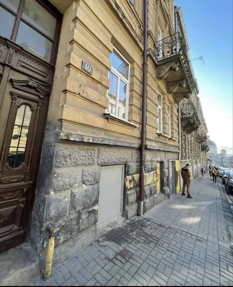 3-кімнатна квартира, Галицький: площа Ринок 2 хв, вид на порохову вежу