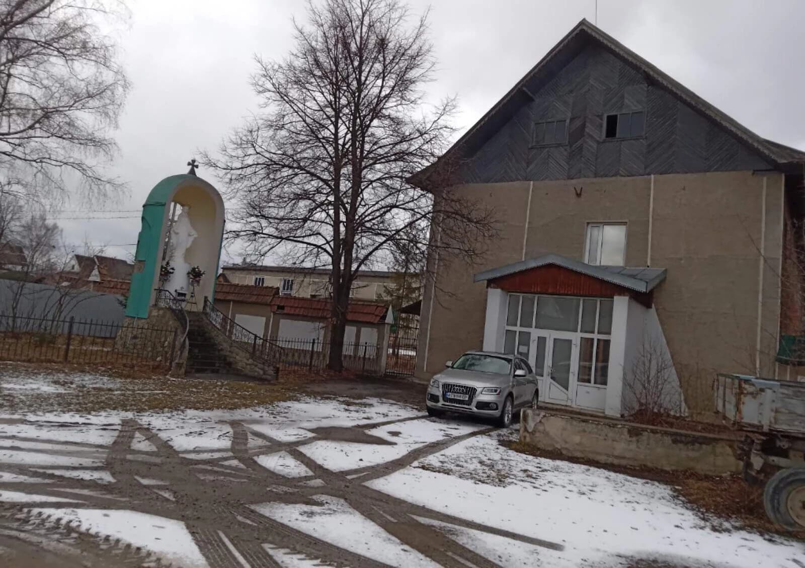 Приміщення, вулиця Молодіжна: ангар, окрема будівля