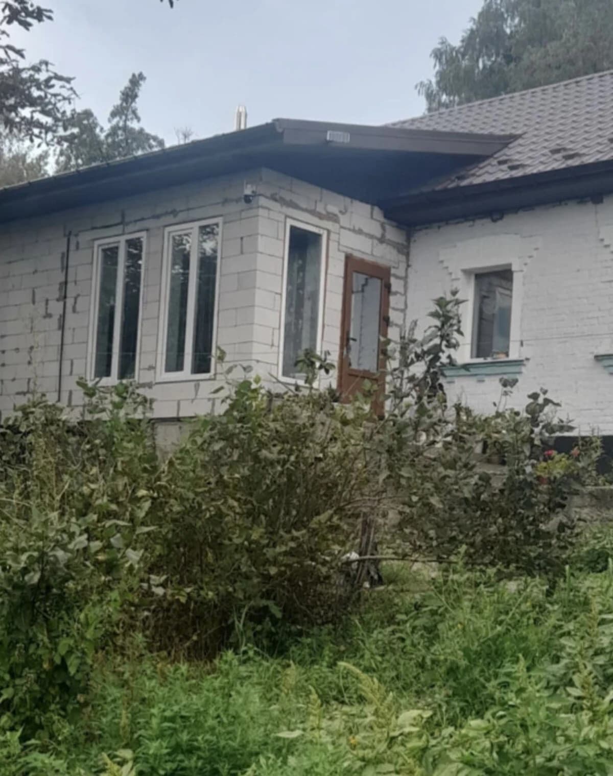 Будинок, Обухів: ділянка 57.4 м², дерево та цегла, торг - фото 1