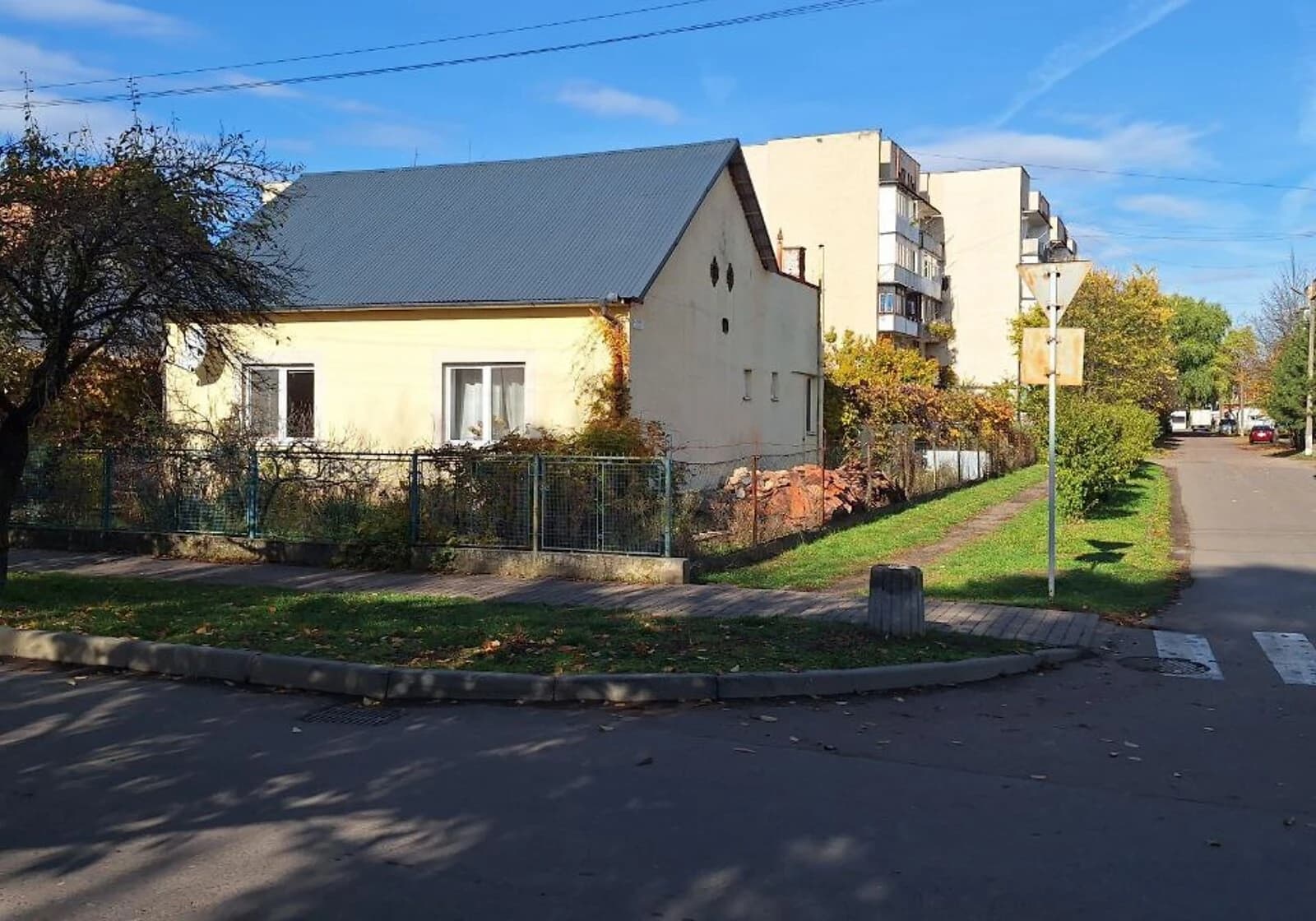 Будинок, Чоп: тераса, 8 соток, інтернет без світла