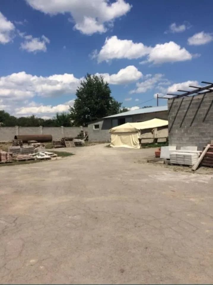 Цех, Багачеве: виробництво бетонних виробів, 0,5 га, два в’їзди