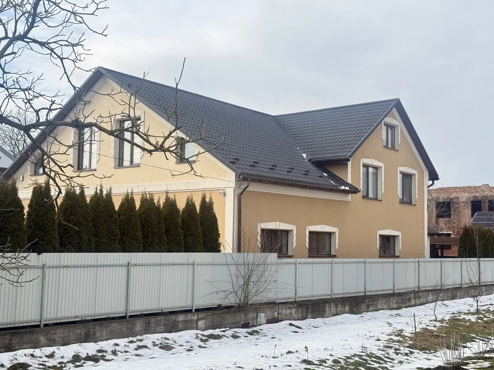 Будинок, Самбір: два окремі входи, сонячні панелі - фото 3