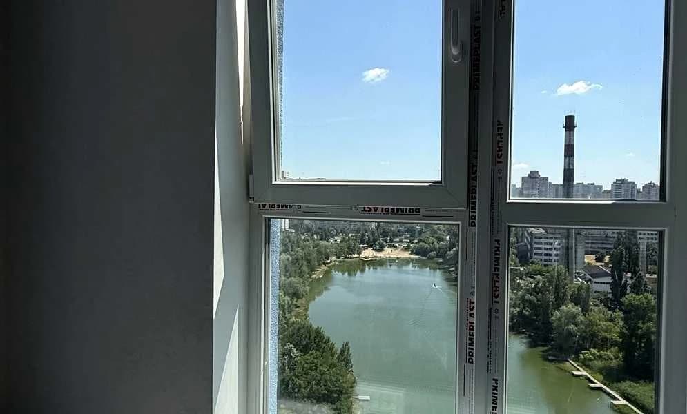 1-кімнатна квартира у ЖК Причал 8: вид на озеро, резервне живлення - фото 2