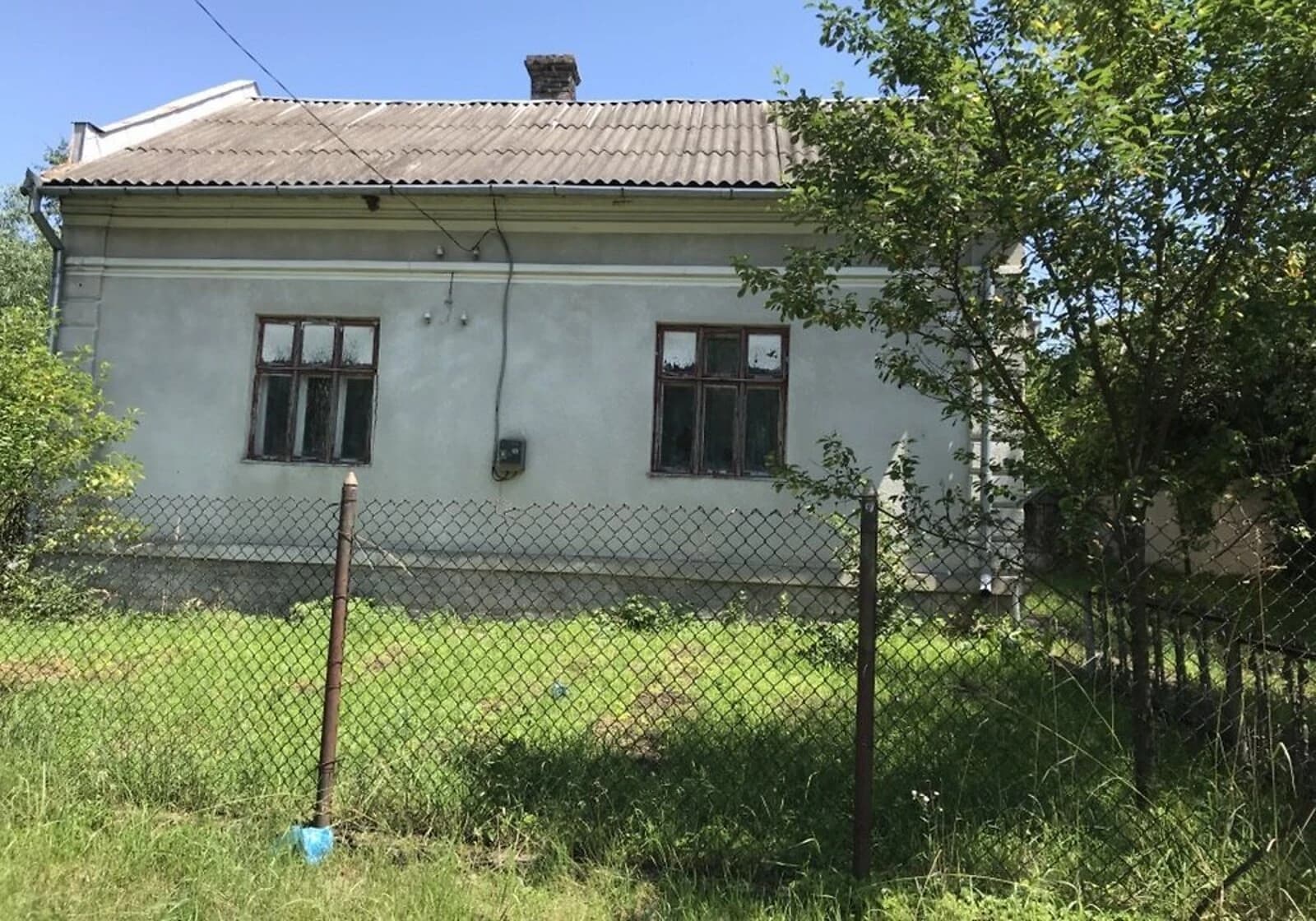 Дача, Глиняни: цегляні стіни, сад