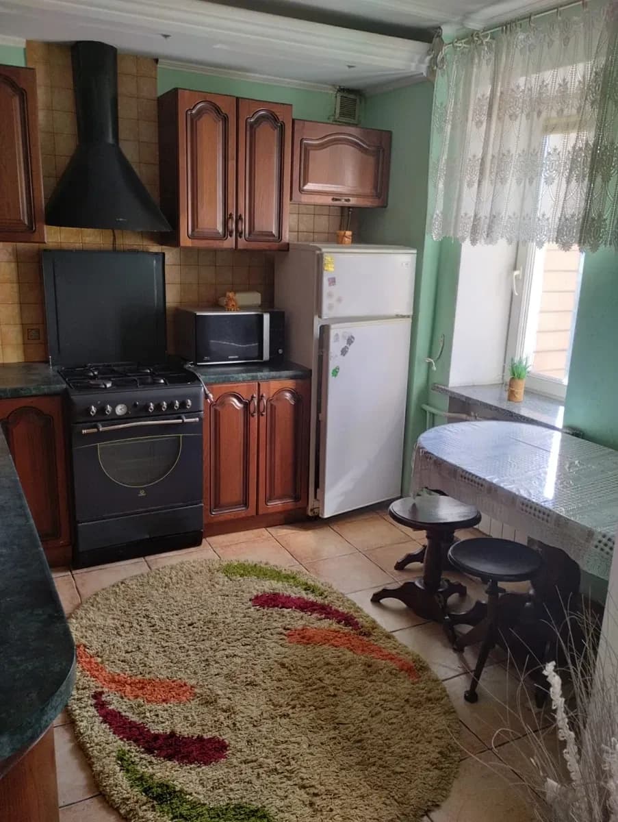 3-кімнатна квартира, Жовтневе: світло не вимикають, 2 балкони - фото 3
