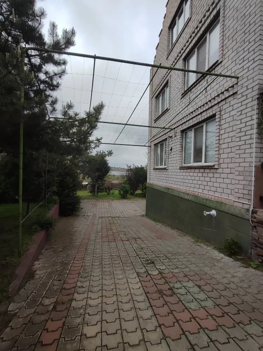 Будинок у Ракетній Рощі: три поверхи, два гаражі, річка за 50 м - фото 2