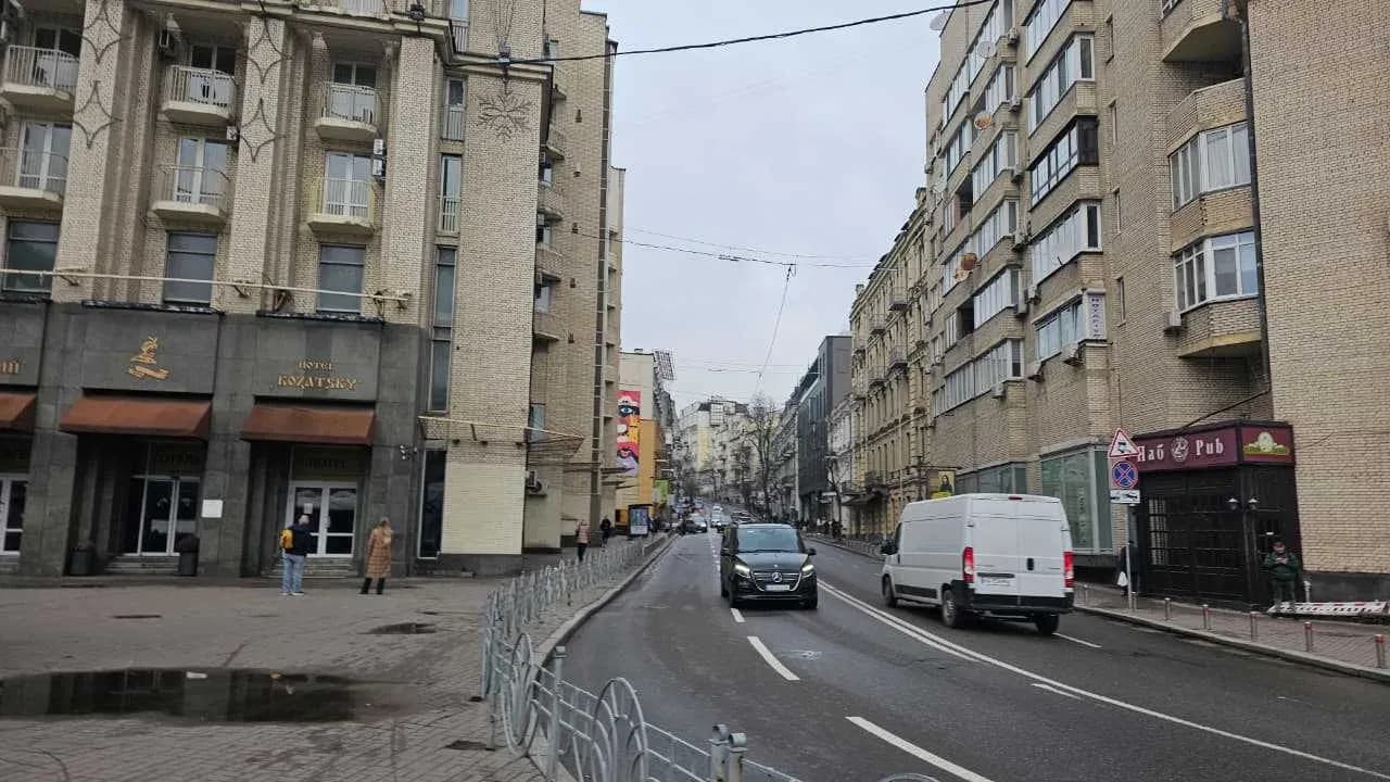 Нежитлове приміщення, Шевченківський: Майдан за 300 м, високі стелі - фото 3