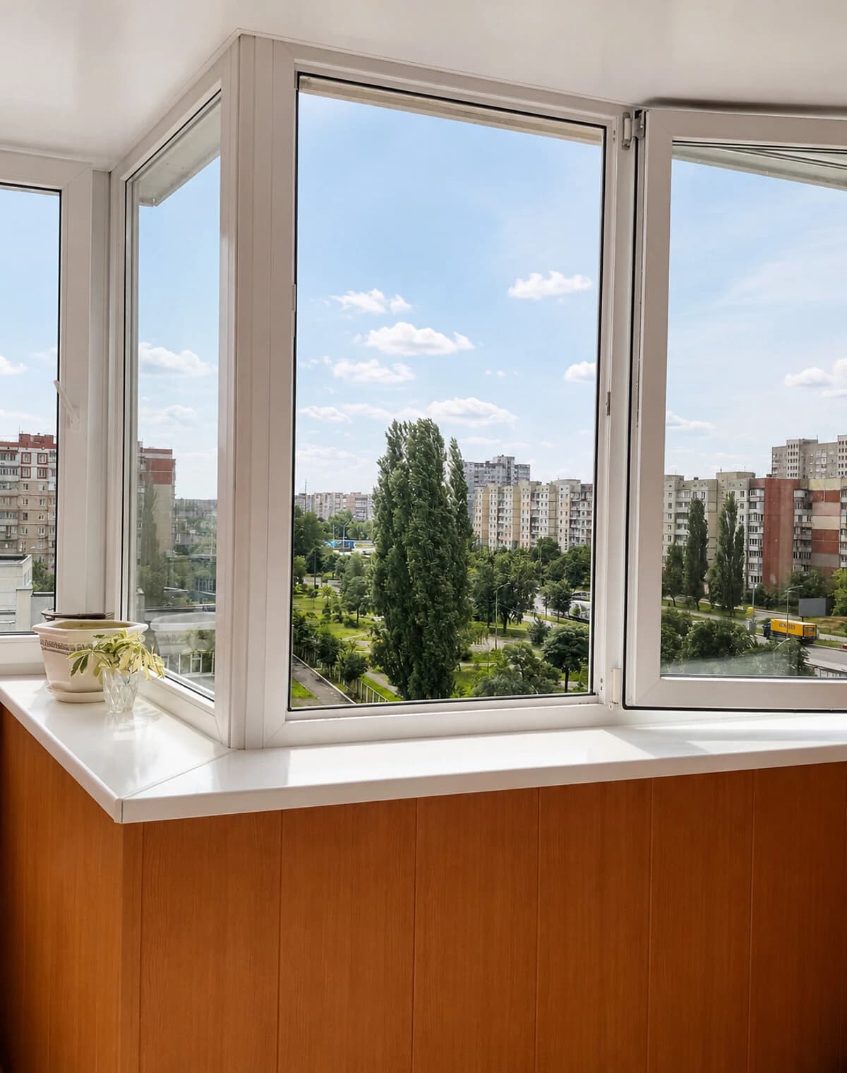 3-кімнатна квартира, Троєщина: метро Чернігівська, вода й опалення без світла