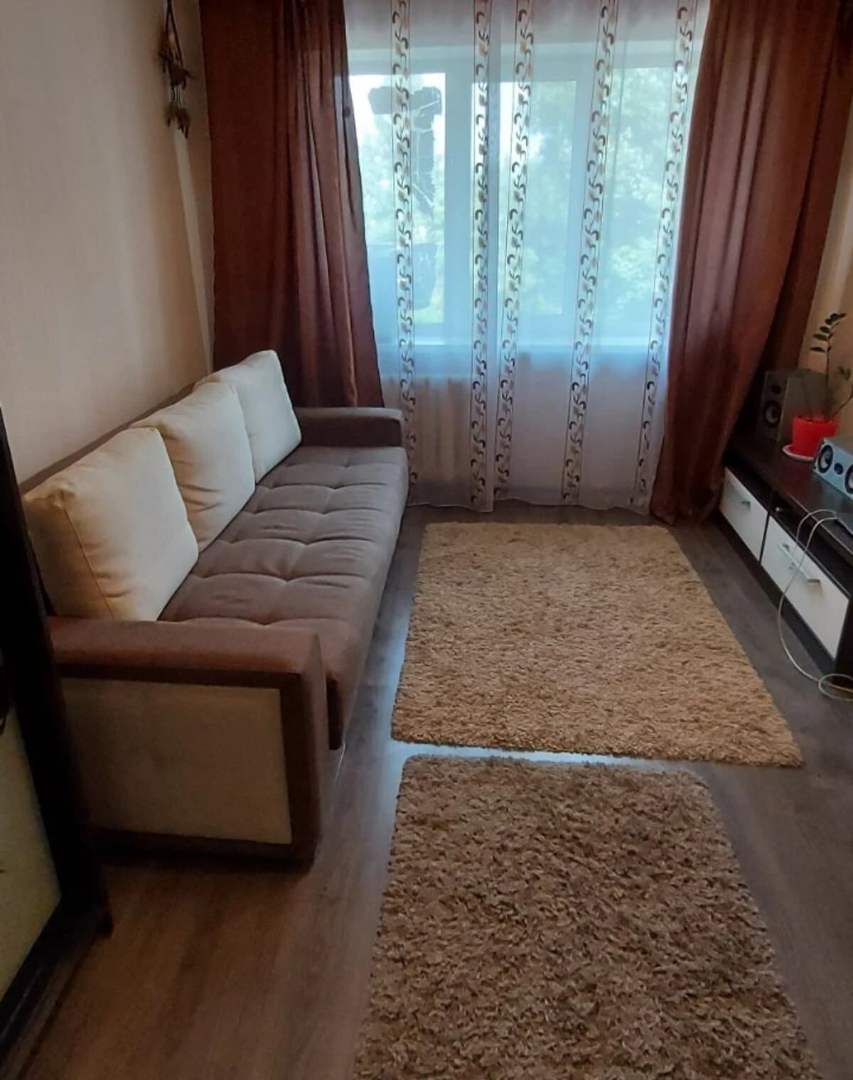 Кімната, Лісовий Масив: метро Лісова, гуртожиток