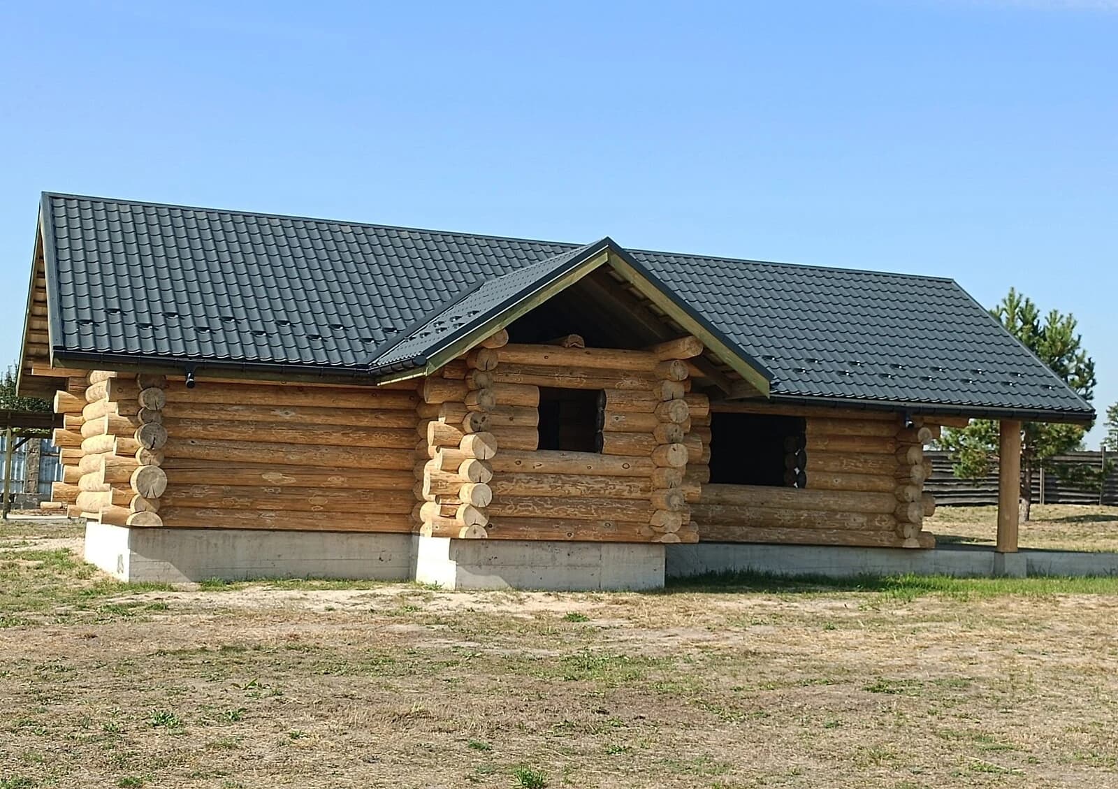Будинок, Мала Рача: новобудова, бесідка, тераса