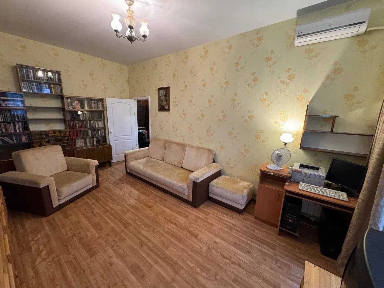 1-кімнатна квартира, Бориспіль: стелі 3,07 м, балкон-тераса - фото 3