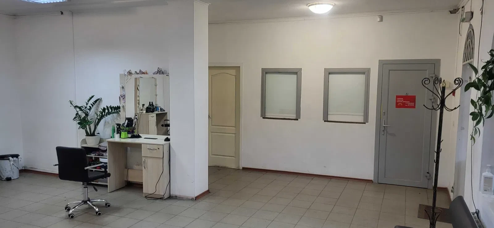 Магазин, Вознесенськ: центр міста, панорамні вікна, окрема будівля - фото 3