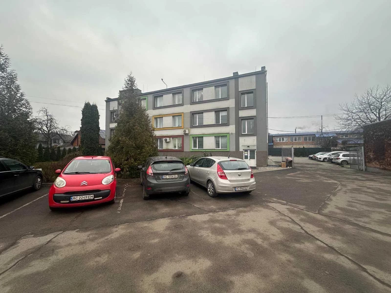 Офіс, Луцьк: кабінети 20-50 м², санвузол спільний - фото 3