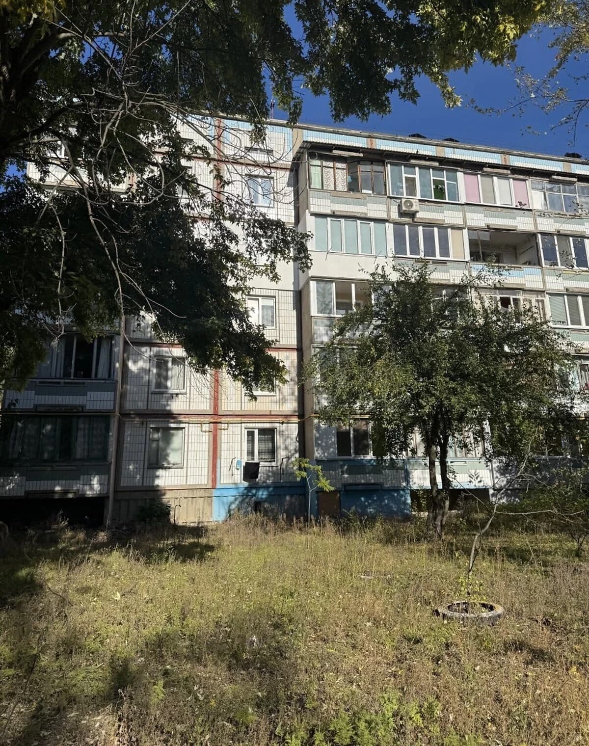 1-кімнатна квартира, Десна: цегляні стіни, металопластикові вікна - фото 2