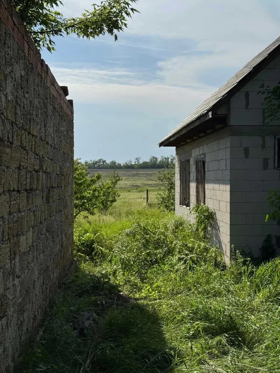 Ділянка 30 соток, Горького: недобудований будинок, ставок - фото 4