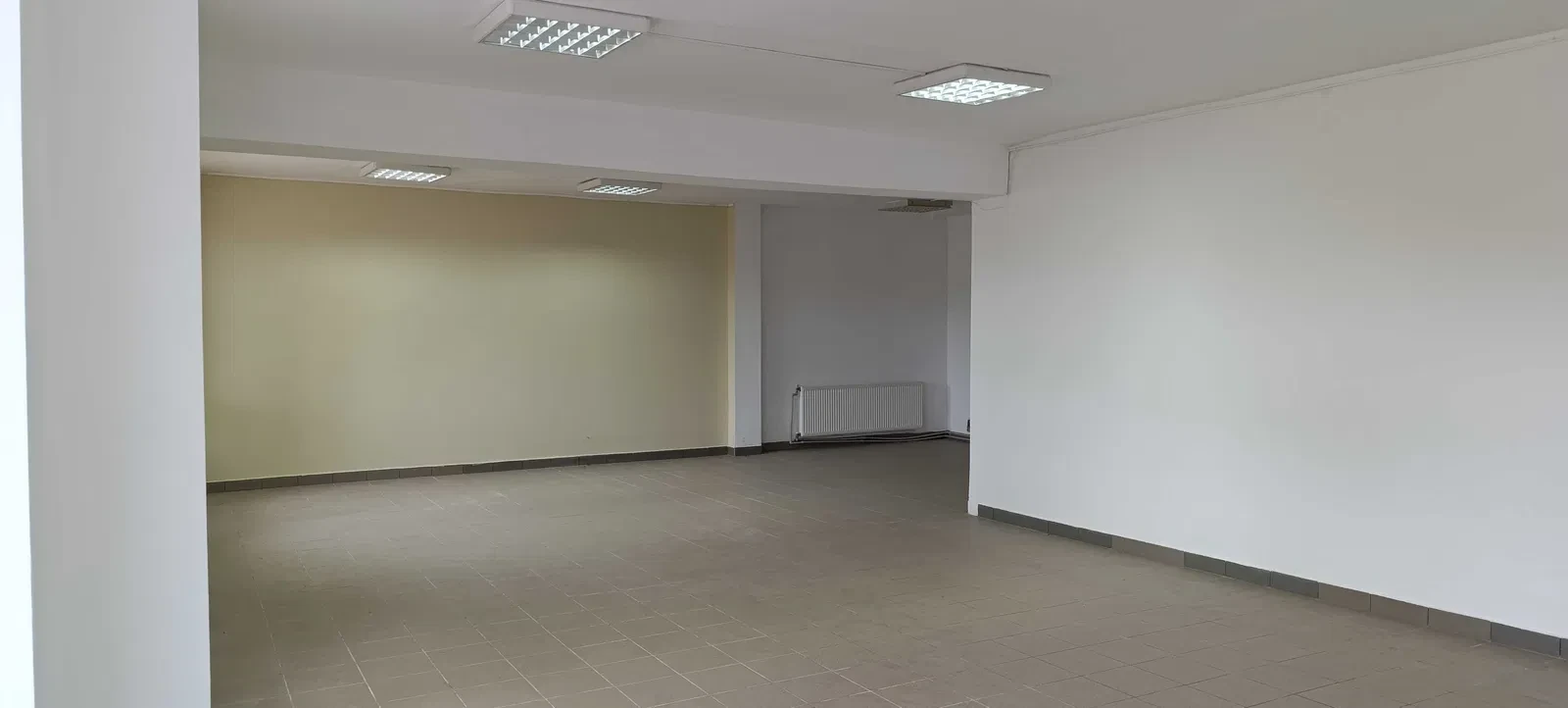 Приміщення, Хуст: для спільної оренди, 200 м від ринку