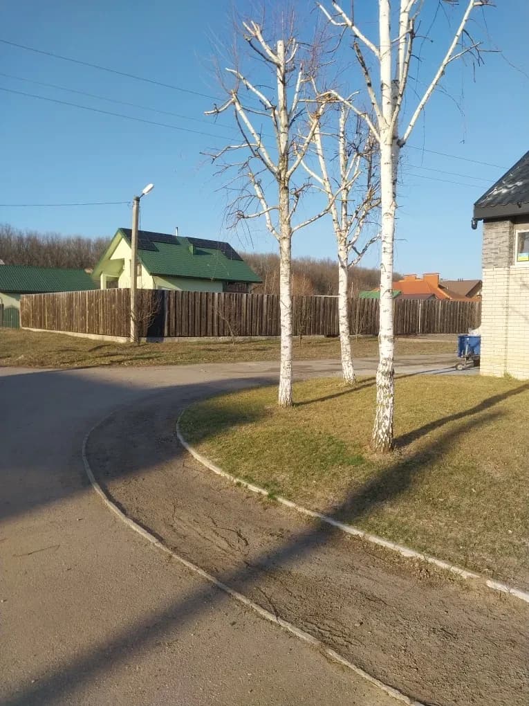 Ділянка 10 соток, Яр-2: центральна каналізація, високий паркан - фото 1