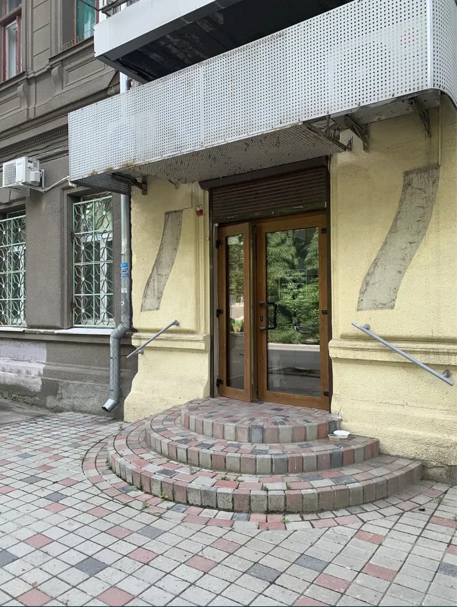 Салон, Шевченківський: фасадне, повністю обладнане, гостьовий паркінг - фото 3