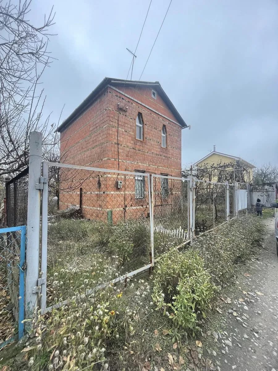 Дача, Ямбург: 2 поверхи, підвал, приватизована ділянка - фото 1