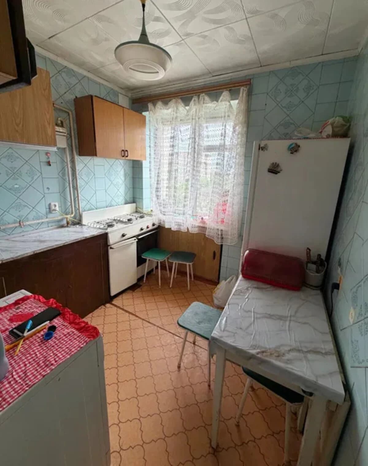1-кімнатна квартира, Київський: цегляні стіни, балкон - фото 2