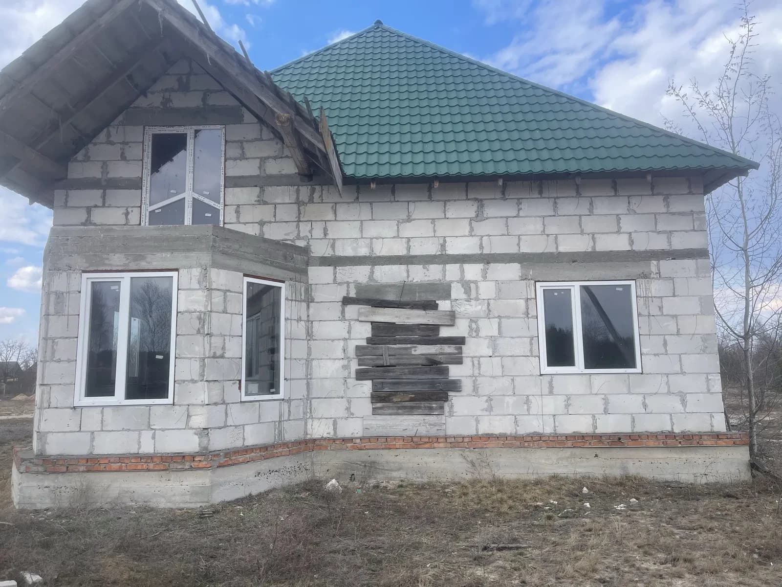 Будинок, Люб'язь: недобудований, 18 соток, озеро поруч - фото 1