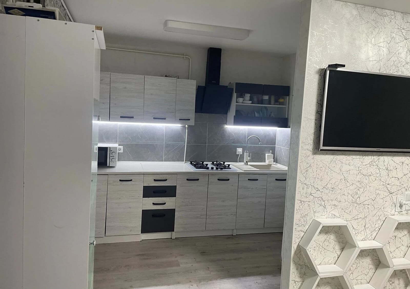 2-кімнатна квартира, Магістральна: євроремонт, газове опалення