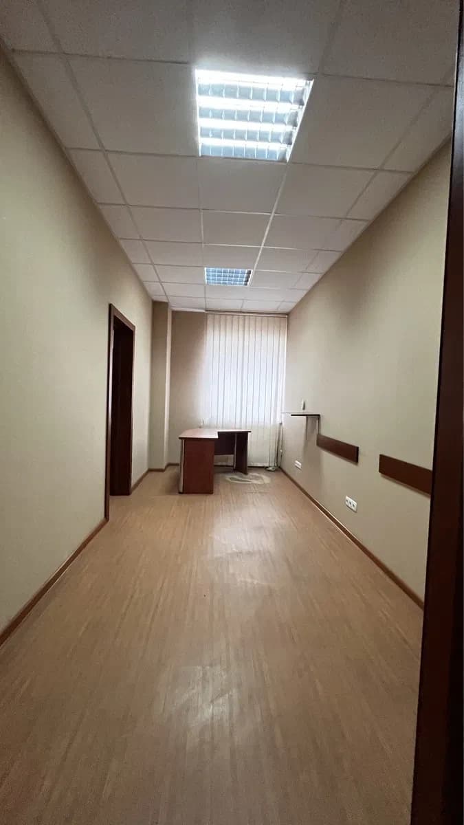 Офісні приміщення, Чернігів: три кімнати, окремий санвузол - фото 2