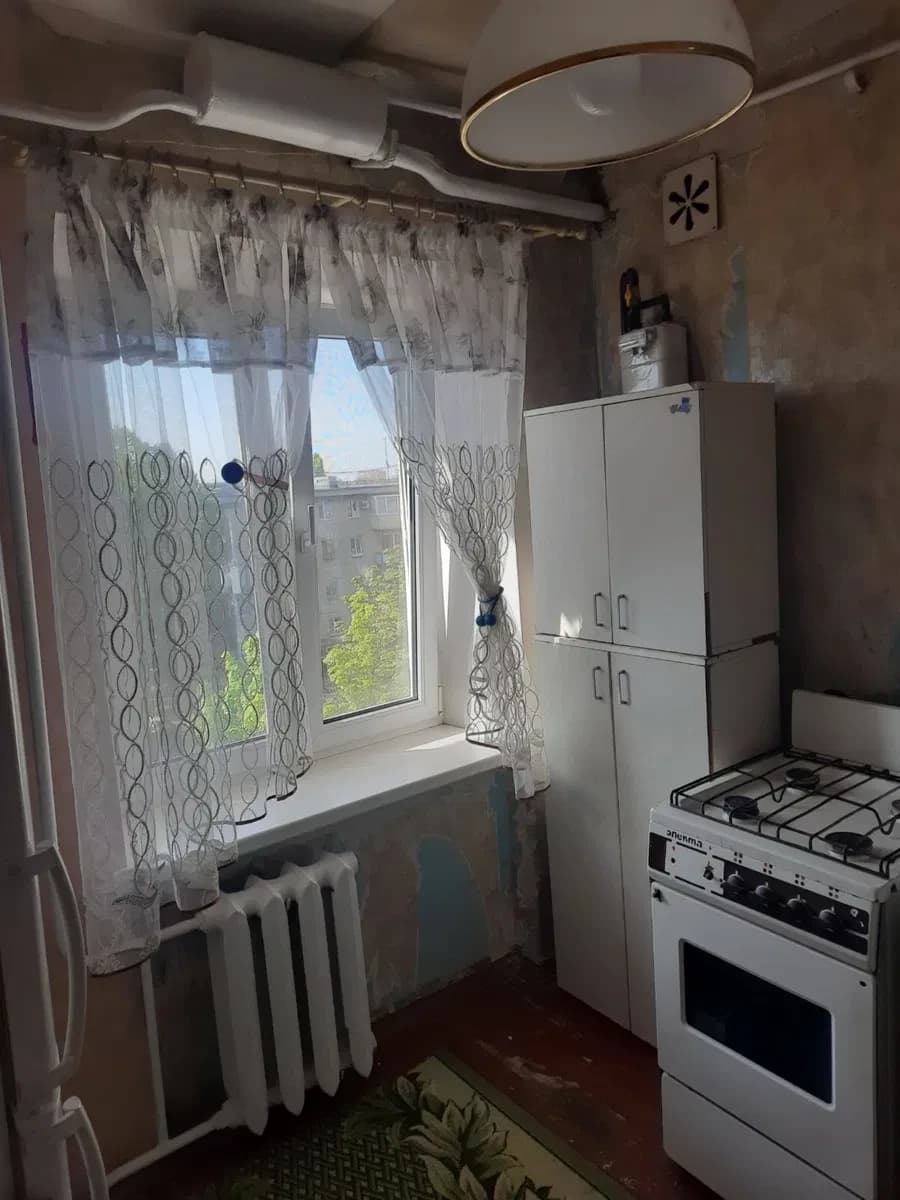 2-кімнатна квартира, Соборний: червона лінія, 2 кондиціонери, під ремонт