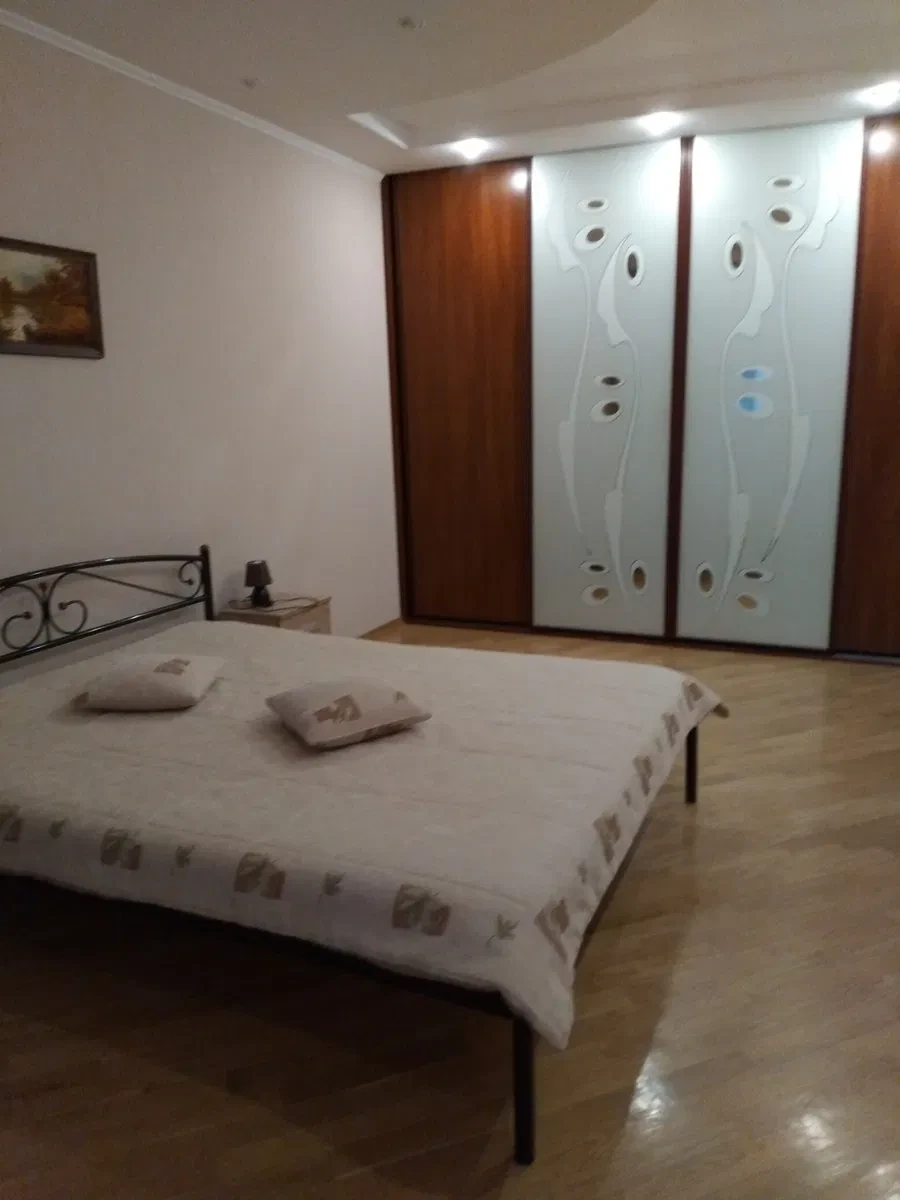 2-кімнатна квартира, Дарницький: метро Осокорки 3 хв, підземний паркінг