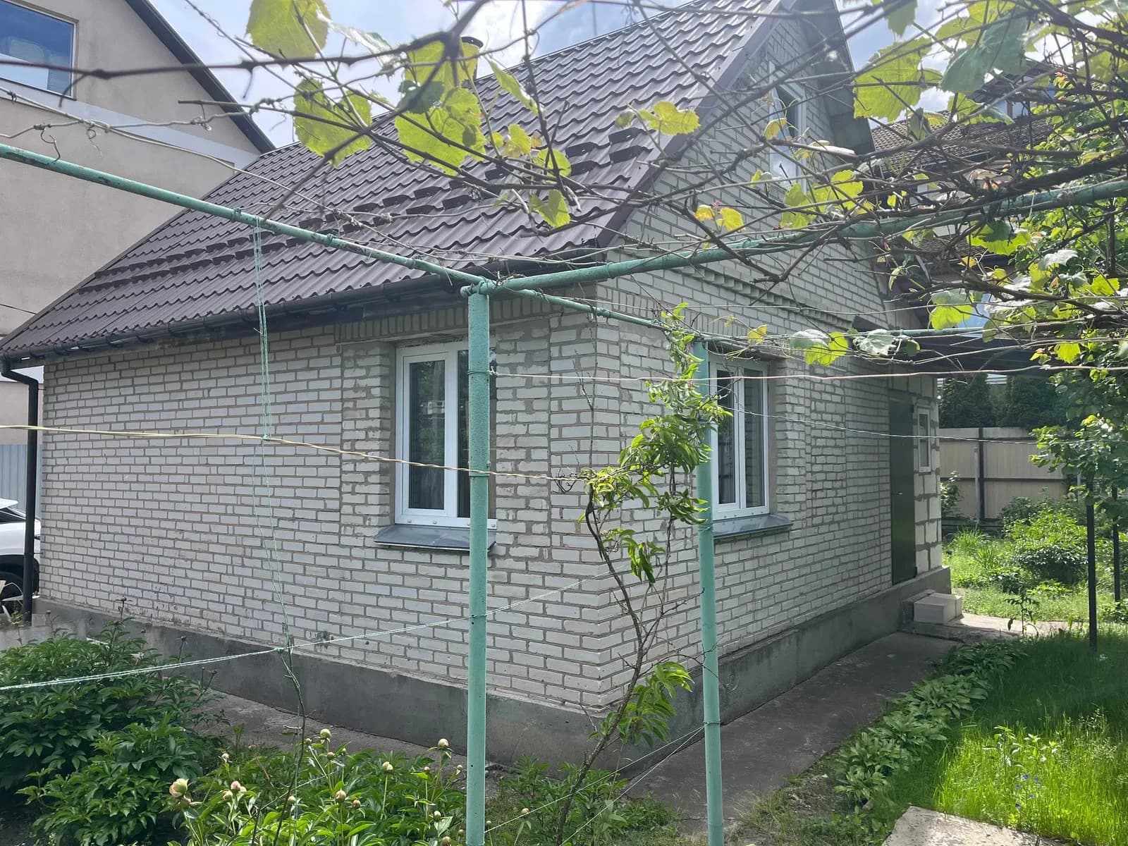 Будинок, Гореничі: оновлений дах, пічне опалення, 5 соток