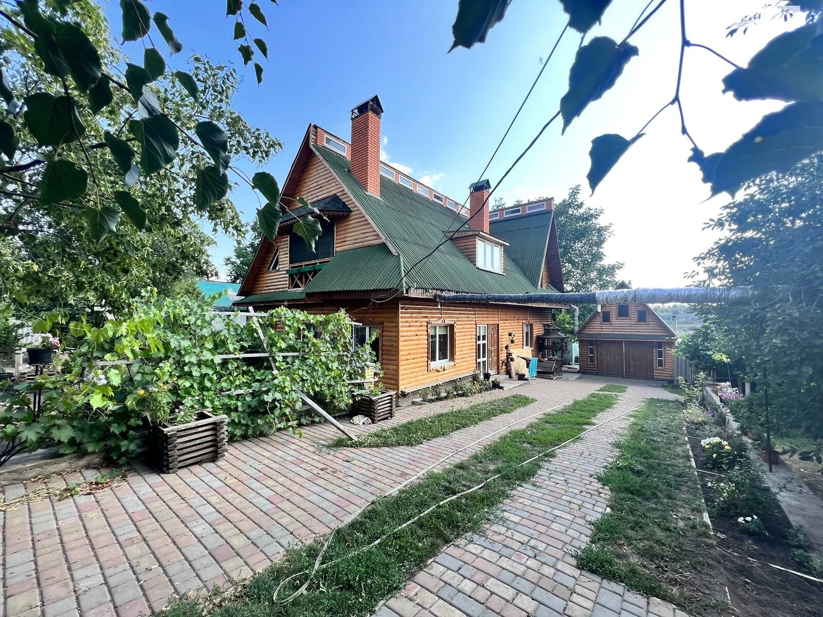 Будинок, Новоукраїнка: гараж, бесідка, ділянка 70 м²