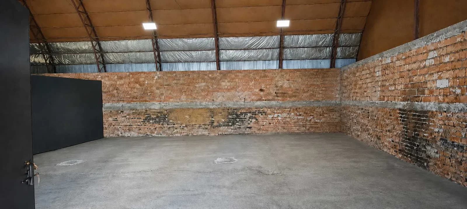 Склад у Чернівцях: біля залізничного вокзалу, охорона, офіс 14 м² - фото 2