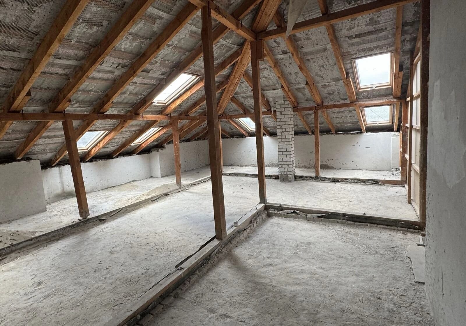 2-кімнатна квартира, Канів: новобудова, цегляні стіни