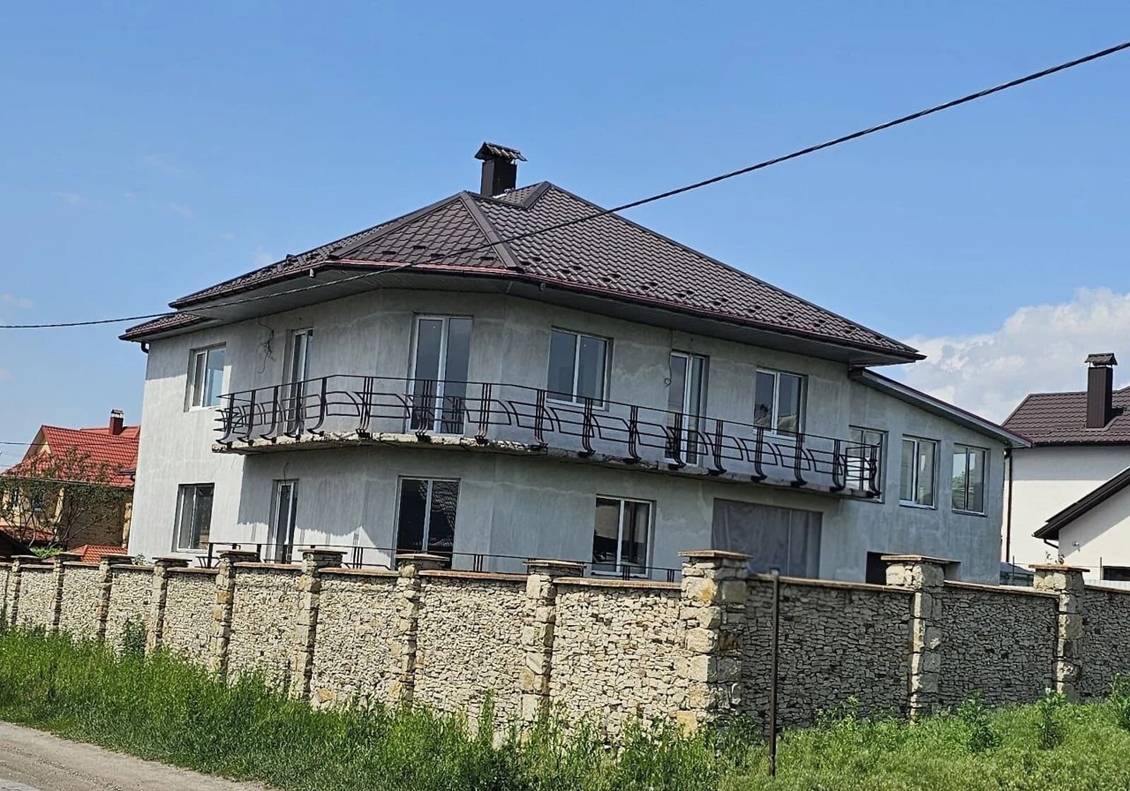 Будинок, П'ятничани: новобудова, камін, сад