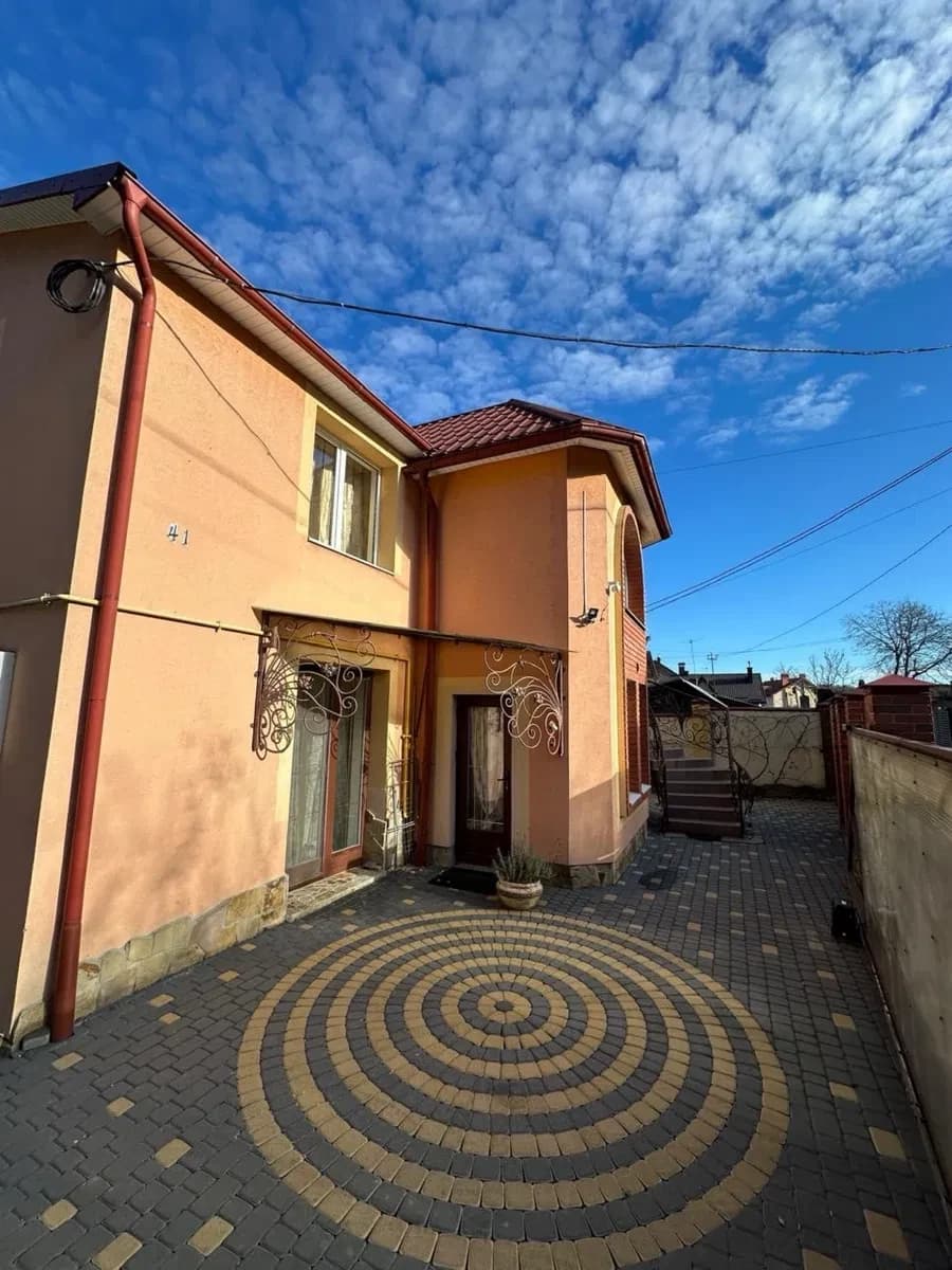 Будинок, Личаківський: три окремі входи, три блоки - фото 4