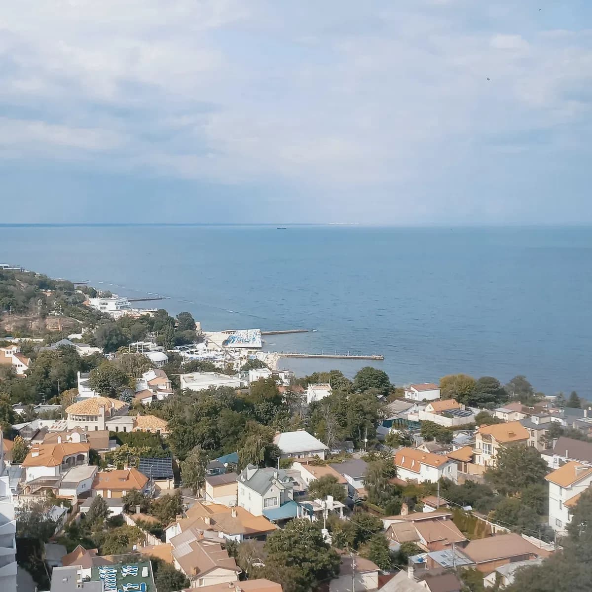 2-кімнатна квартира у ЖК 27 жемчужина: вид на море, генератор - фото 1