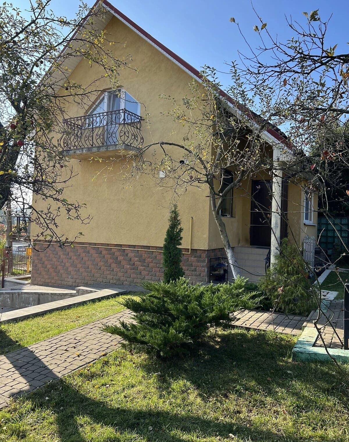 Будинок, Оноківці: дизайнерське оформлення, резервне живлення - фото 1