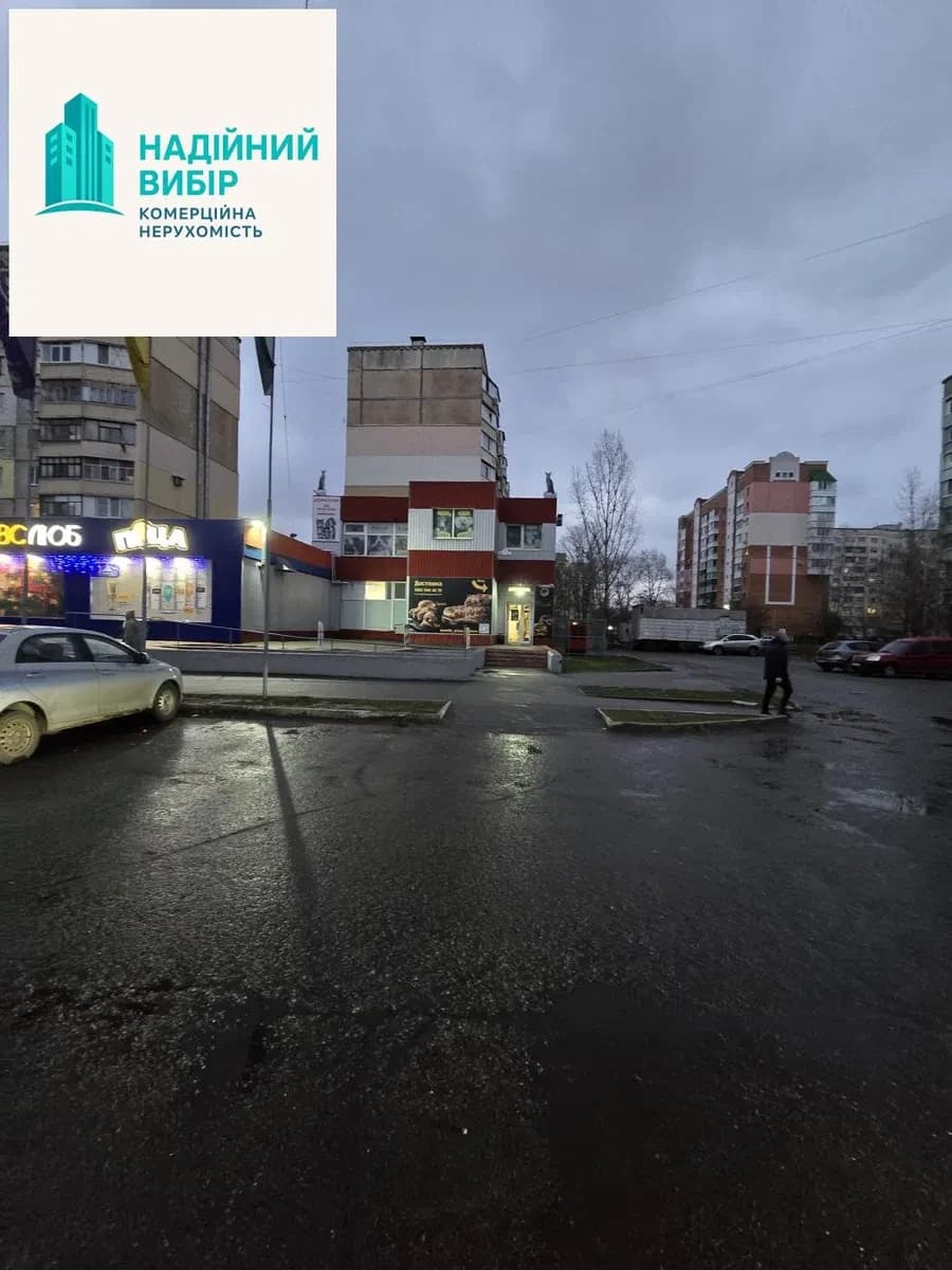 Торгове приміщення, бульвар Богдана Хмельницького: 30 кВт, парковка - фото 1