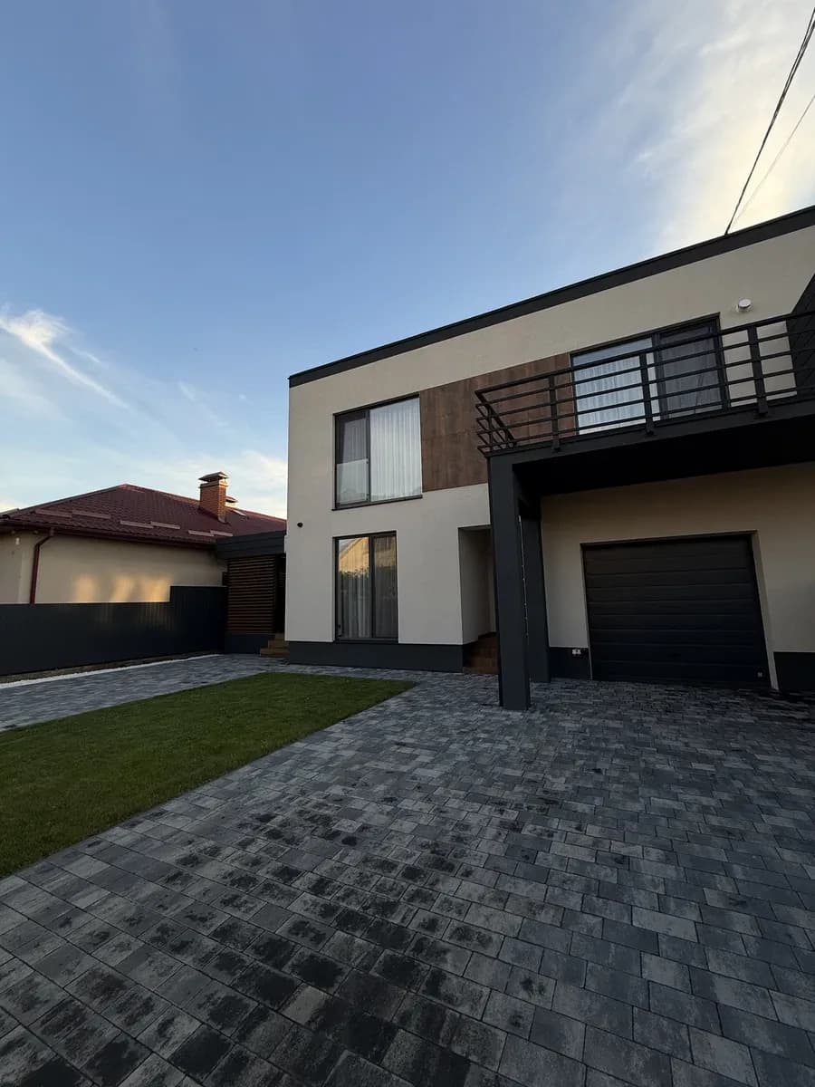 Котедж, Ужгород: авторський проєкт, тераса 35 м², гараж - фото 3