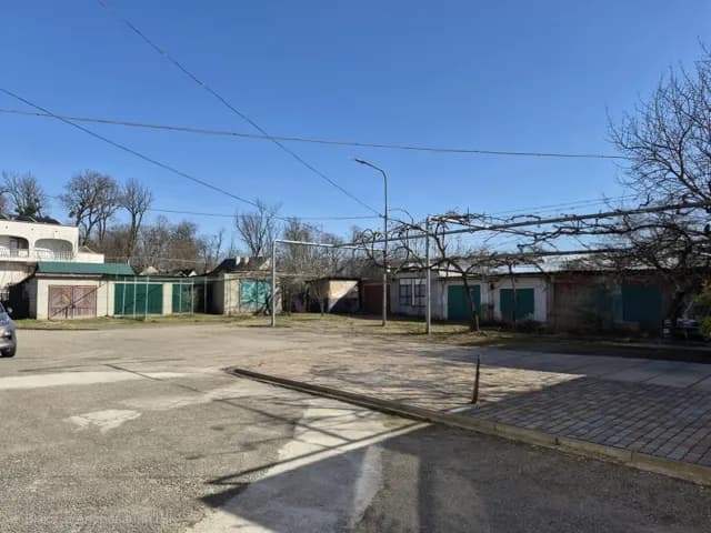 2-кімнатна квартира, Виноградів: євроремонт, гараж, сертифікат