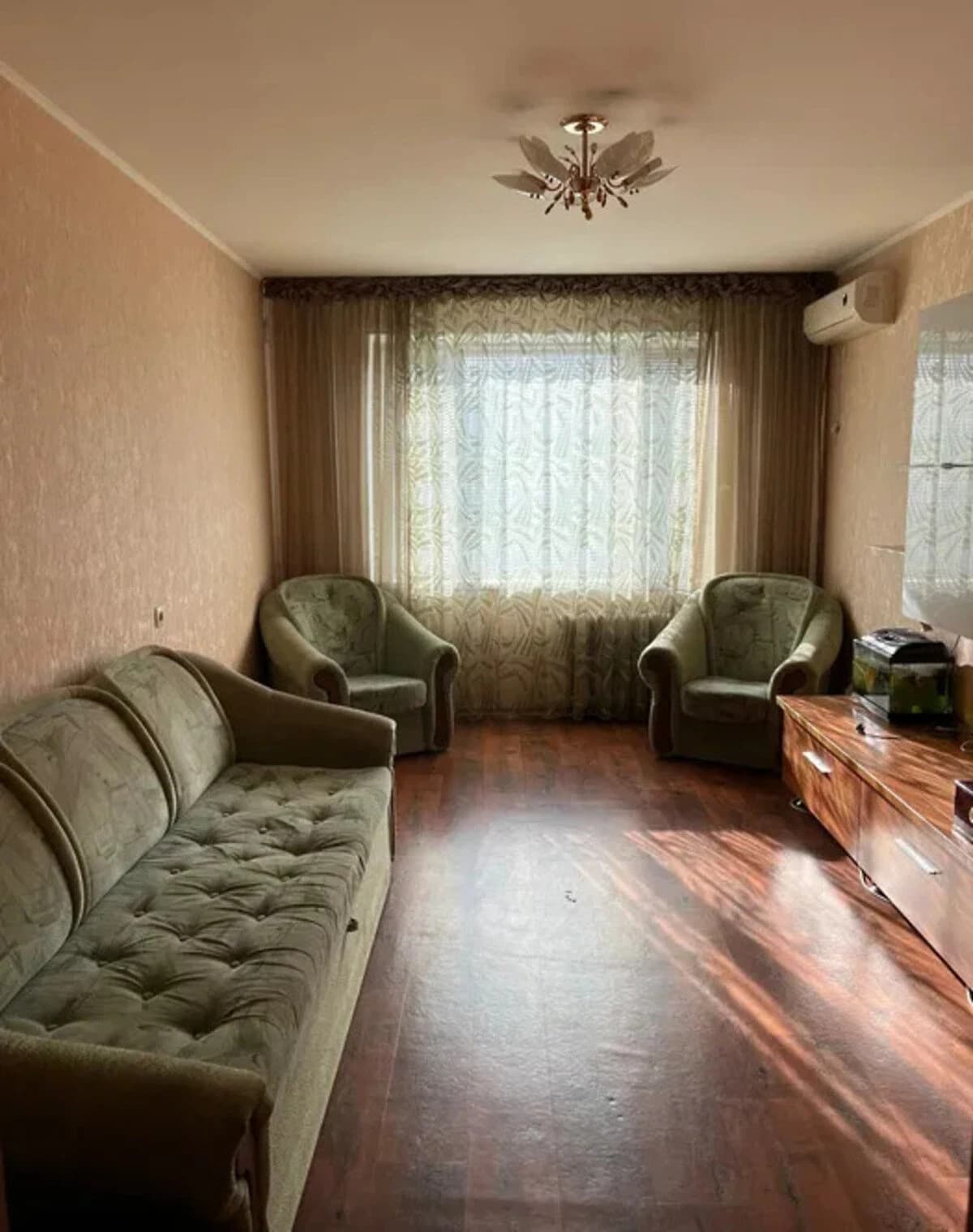 3-кімнатна квартира, Полтава: косметичний ремонт, роздільний санвузол - фото 1