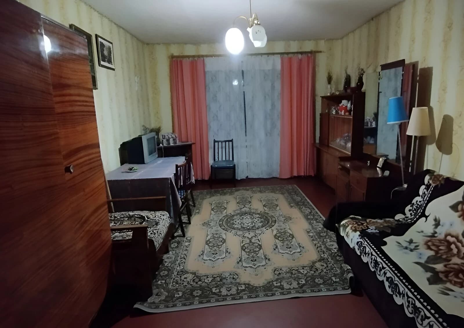 2-кімнатна квартира, Конотоп: торг, потребує ремонту