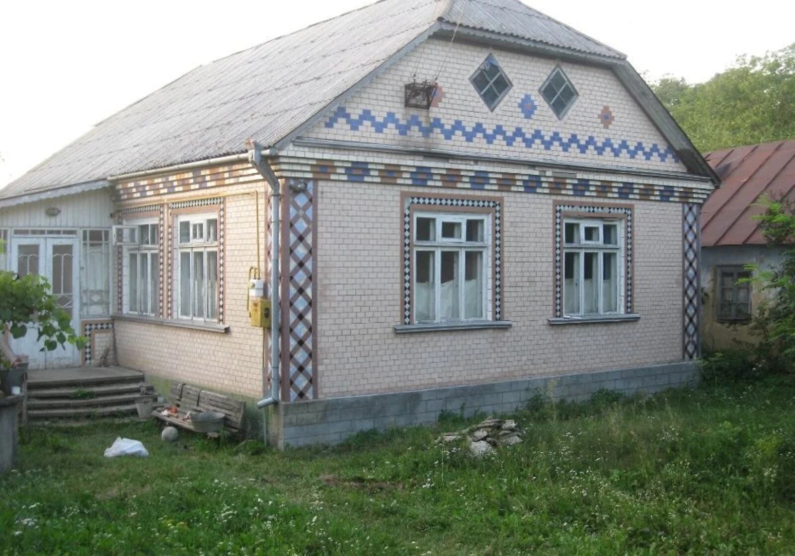 Будинок у Балині: пічне опалення, криниця, госпбудівлі