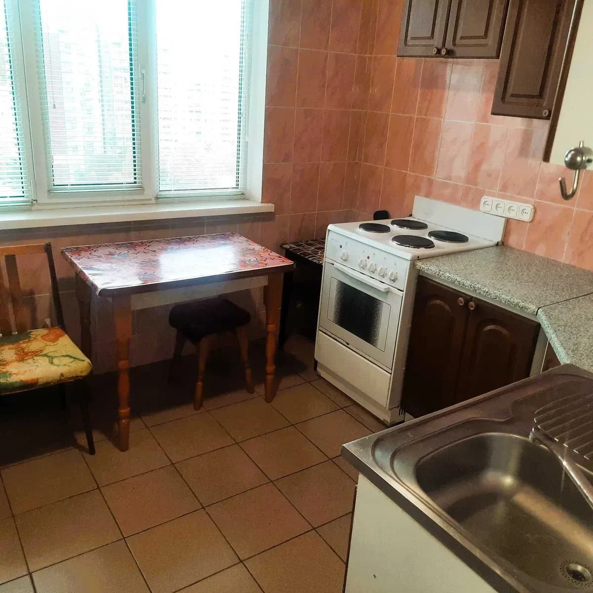 1-кімнатна квартира, Голосіївський: метро Теремки 12 хв, меблі й техніка