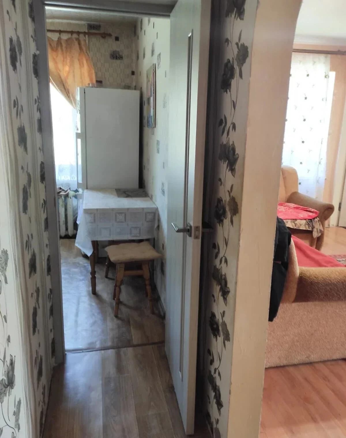 3-кімнатна квартира, Павлоград: цегляні стіни, централізоване опалення - фото 4